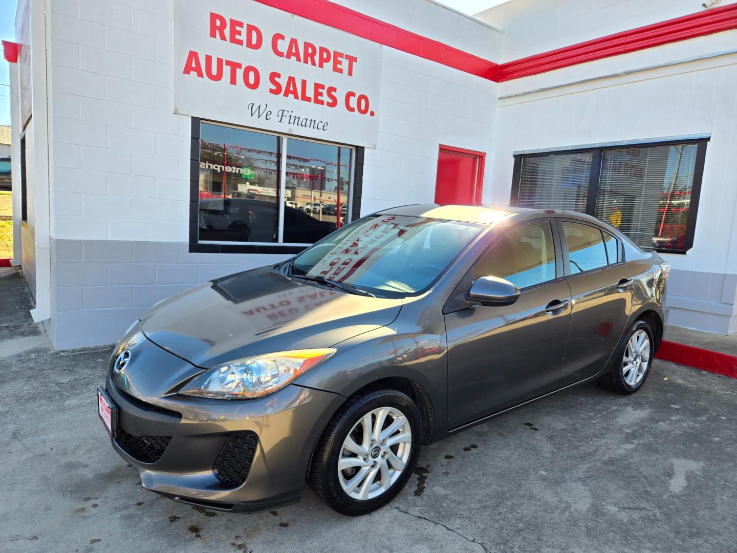 2013 SILVER Mazda MAZDA3 (JM1BL1VP3D1) with an 2.0L I4 F DOHC 16V engine, Automatic transmission, located at 503 West Court, Seguin, TX, 78155, (830) 379-3373, 29.568621, -97.969803 - Photo#0